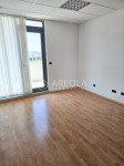 DRAČEVAC - Uredski prostor u poslovnoj zgradi, 55 m2