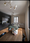 Elegantno uređen trosobni stan u centru grada – 104 m² NOVO