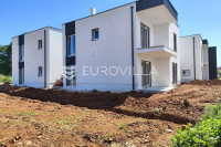 Istra, Medulin, prostrana kuća sa bazenom, novogradnja