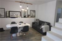 Kaštel Sućurac, Kuća103 m2, 2-sobni stan+studio apartman u prizemlju
