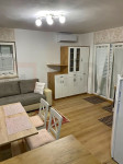 Malinska, renoviran jednosobni apartman u centru blizu plaže, PRODAJA!