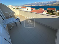 Pag - kuća katnica s pogledom na more! 299000 €
