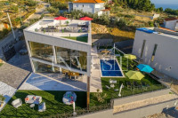PODSTRANA, LUKSUZNA VILA SA OTVORENIM POGLEDOM NA MORE