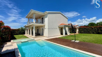 Poreč-okolica, samostojeća kuća površine 134 m2 s bazenom