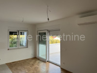 Rab, Kampor - prodaja stana od 100 m2 samo 150m od mora!