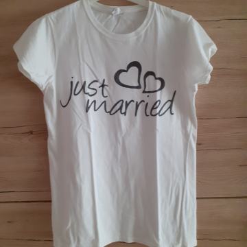 Majica s natpisom Just married
