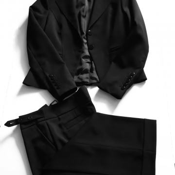 CRNO Elegantno Odijelo