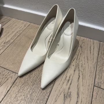 Zara štikle br 40