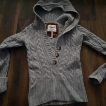Pulover s  abercrombi & fitch