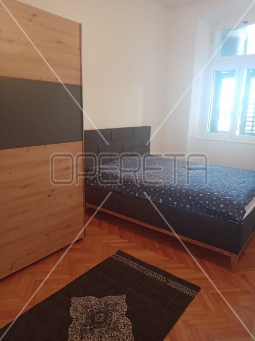 Stan 104m2 4soban, Pula Centar (prodaja)